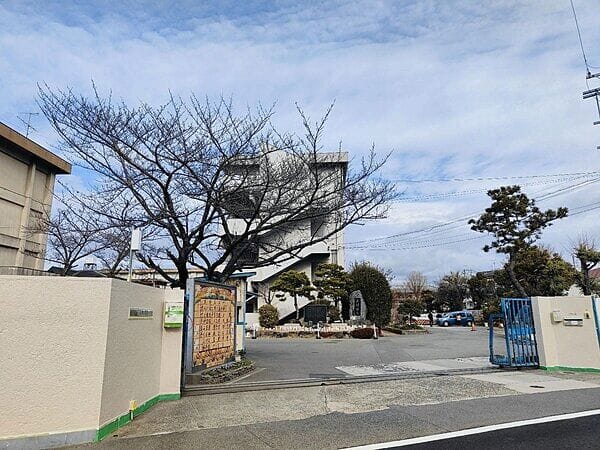 寝屋川市立点野小学校