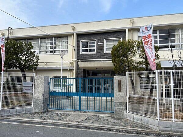 寝屋川市立第三中学校