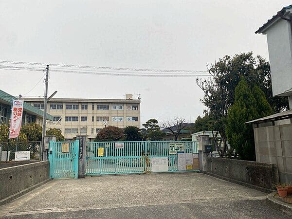 寝屋川市立堀溝小学校