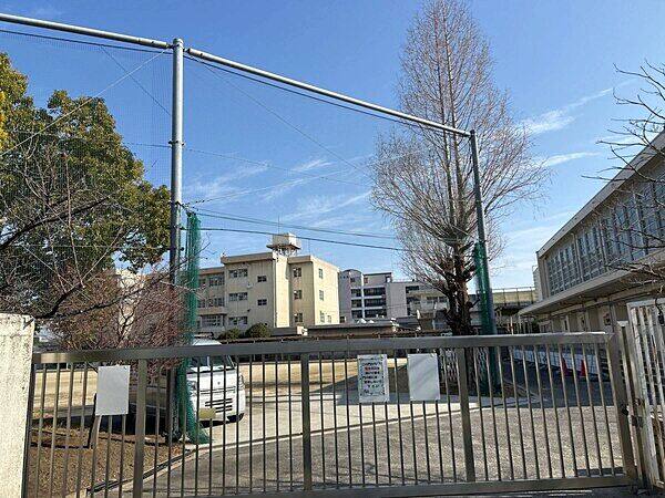 寝屋川市立石津小学校