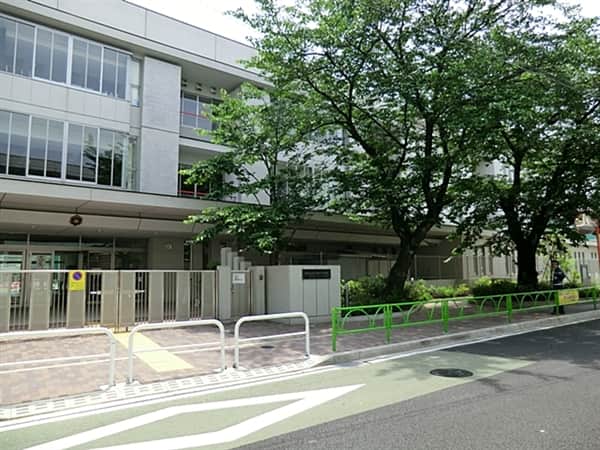 世田谷区立駒沢小学校