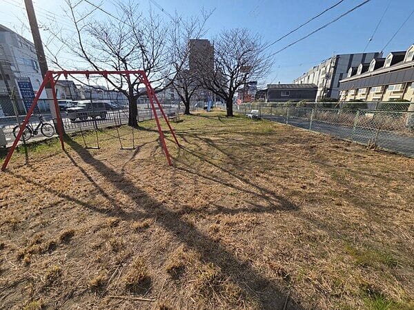 ちびっこ広場60まで約668m