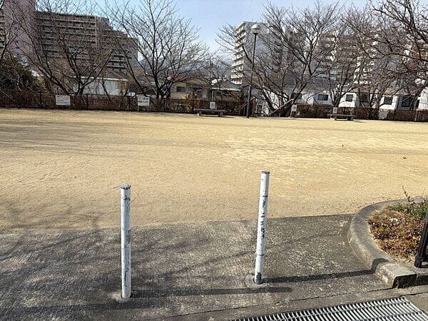 芝ノ小松原緑地まで約830m