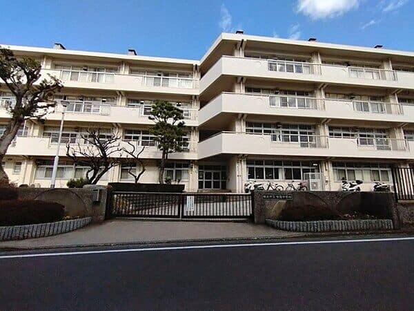 横浜市立今宿中学校まで約882m