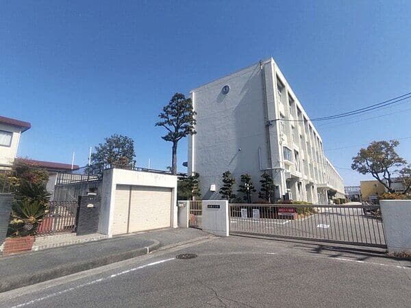 尾張旭市立白鳳小学校