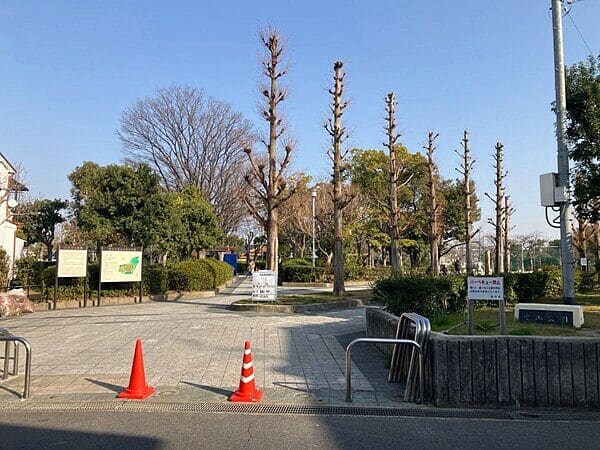 堂山公園まで約1328m