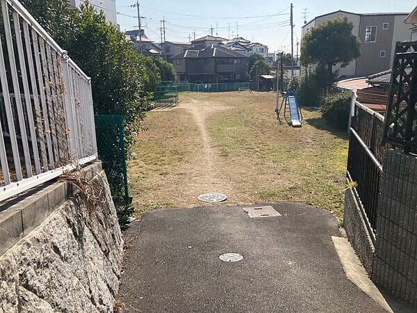 小規模公園241まで約221m