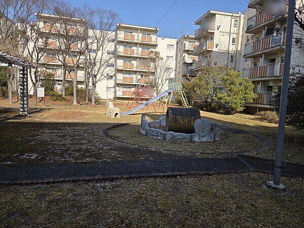 府営牧野北住宅内府管理公園まで約1081m