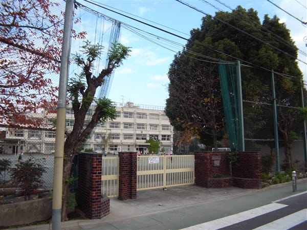 世田谷区立城山小学校