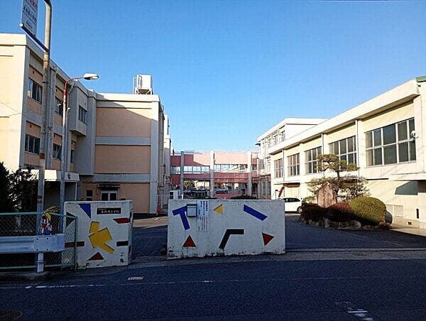 尾張旭市立本地原小学校