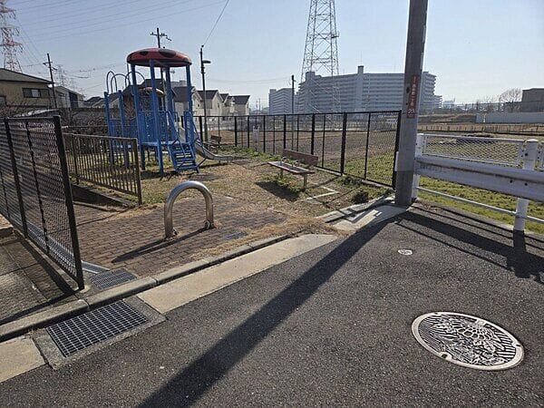 小規模公園410まで約738m