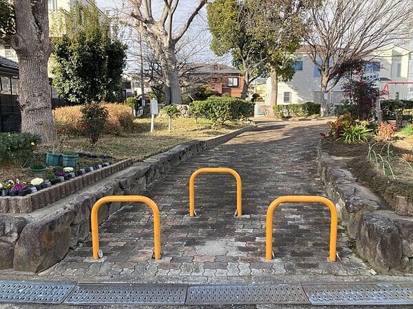 安倉南公園まで約582m