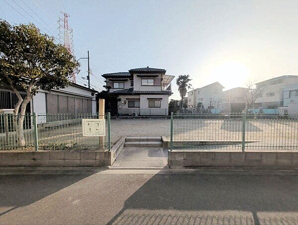 春日町すみれ児童遊園まで約283m