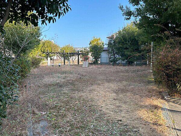 登町すみれ児童遊園まで約988m