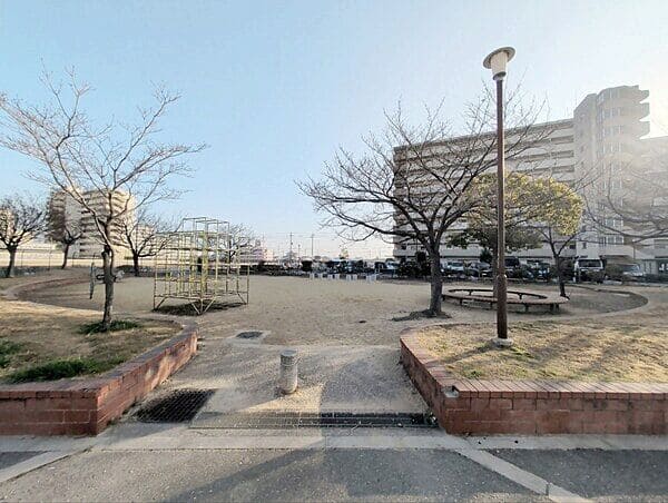 府営住宅深沢地区公園まで約638m