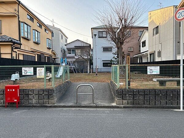城南町四丁目ひなぎく児童遊園まで約604m