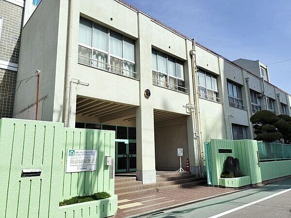 大阪市立みどり小学校まで約983m