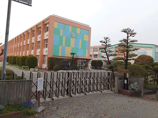 尾張旭市立城山小学校まで約821m
