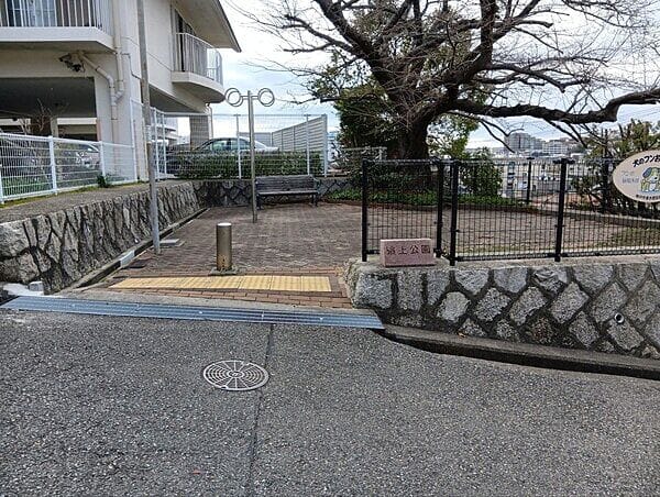這上公園まで約1498m