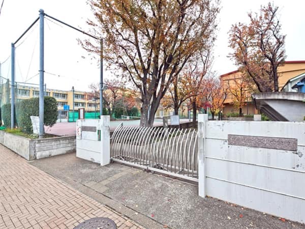 世田谷区立玉川中学校