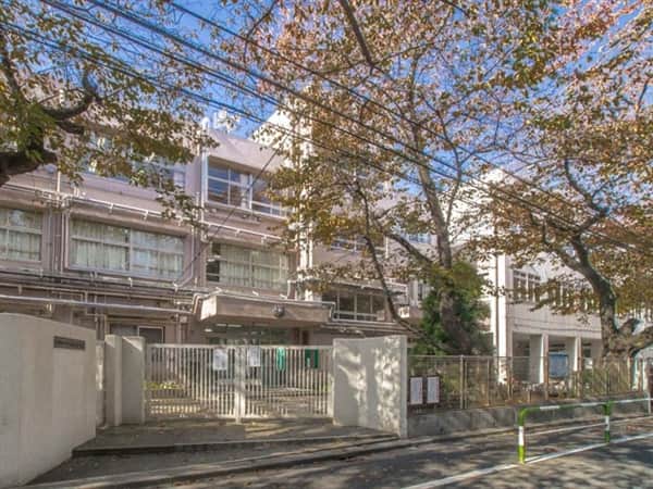 世田谷区立桜丘中学校