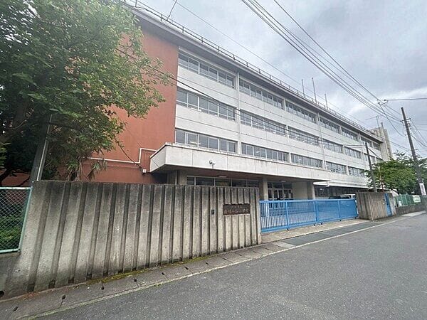 川口市立南鳩ヶ谷小学校