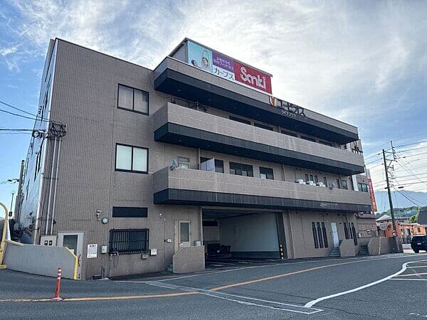 ユービオスまで約1548m