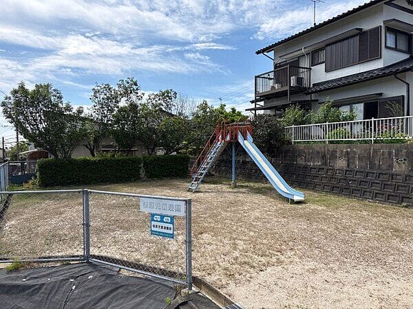 桜原児童遊園まで約158m
