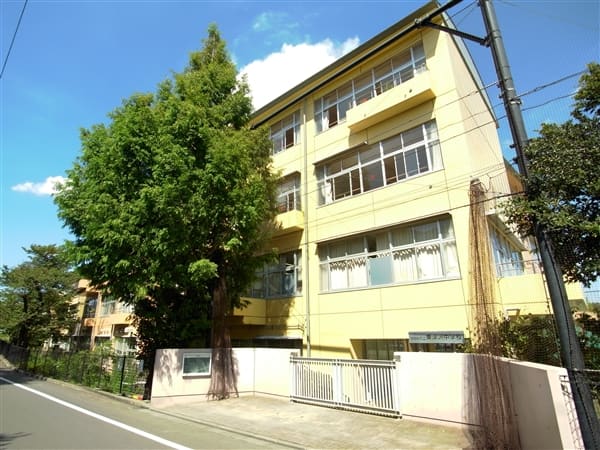 世田谷区立東深沢中学校