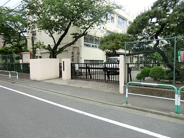 世田谷区立尾山台中学校