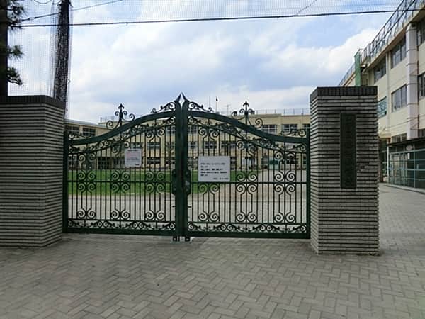 中野区立啓明小学校