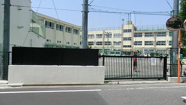 中野区立南中野中学校