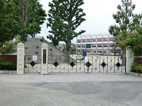 練馬区立石神井東小学校