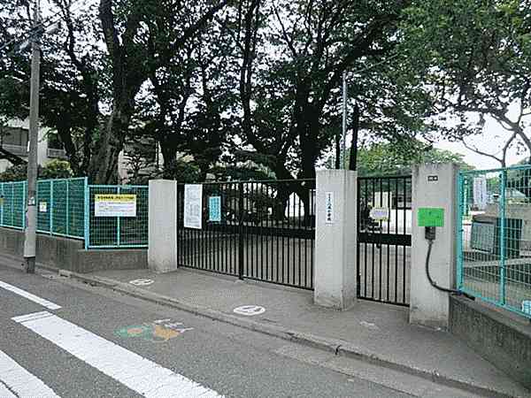 杉並区立八成小学校