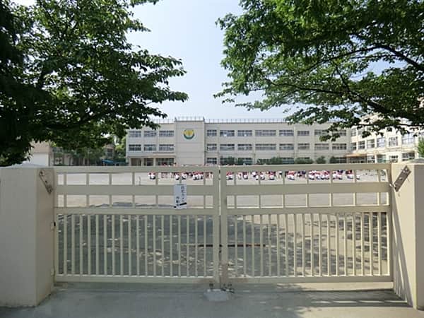 足立区立花保小学校