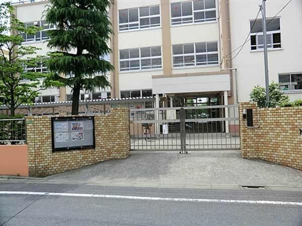 足立区立東伊興小学校