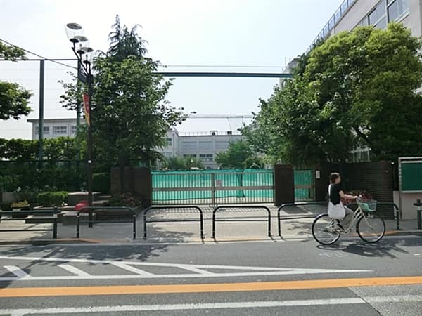 足立区立本木小学校