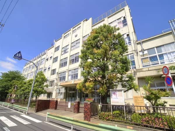 足立区立伊興中学校