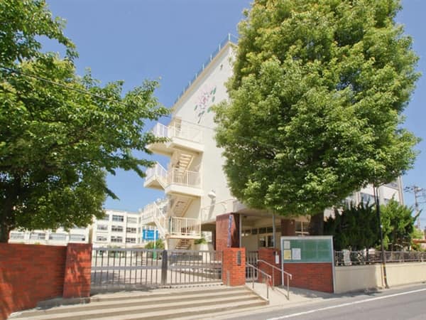 足立区立西新井中学校