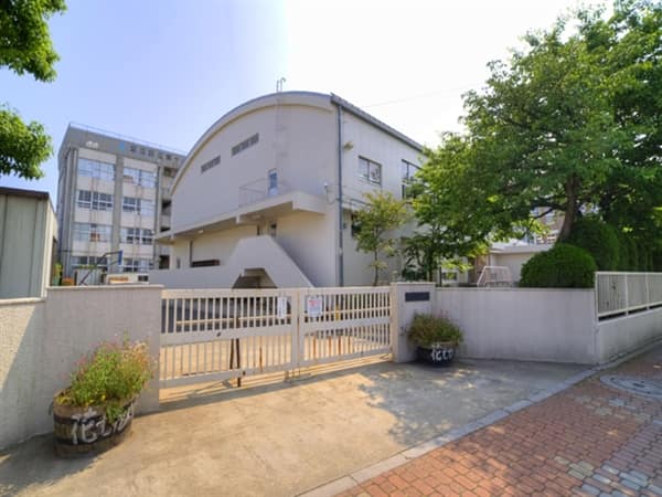 足立区立第十一中学校