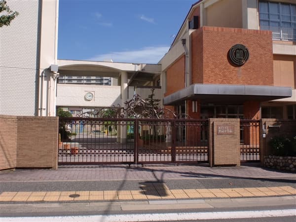 名古屋市立新栄小学校