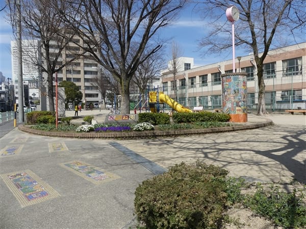 花町公園まで約881m