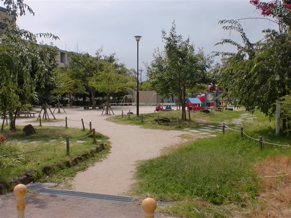 惣作公園まで約107m