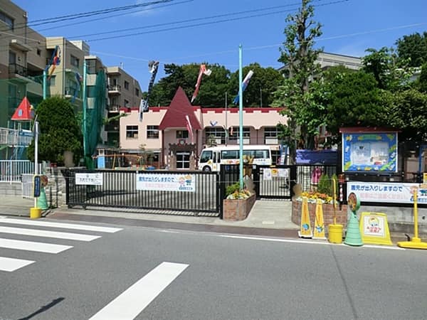 チロル幼稚園まで約627m