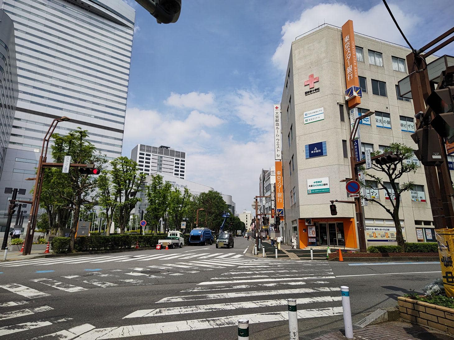 直進すると、交差点があります。