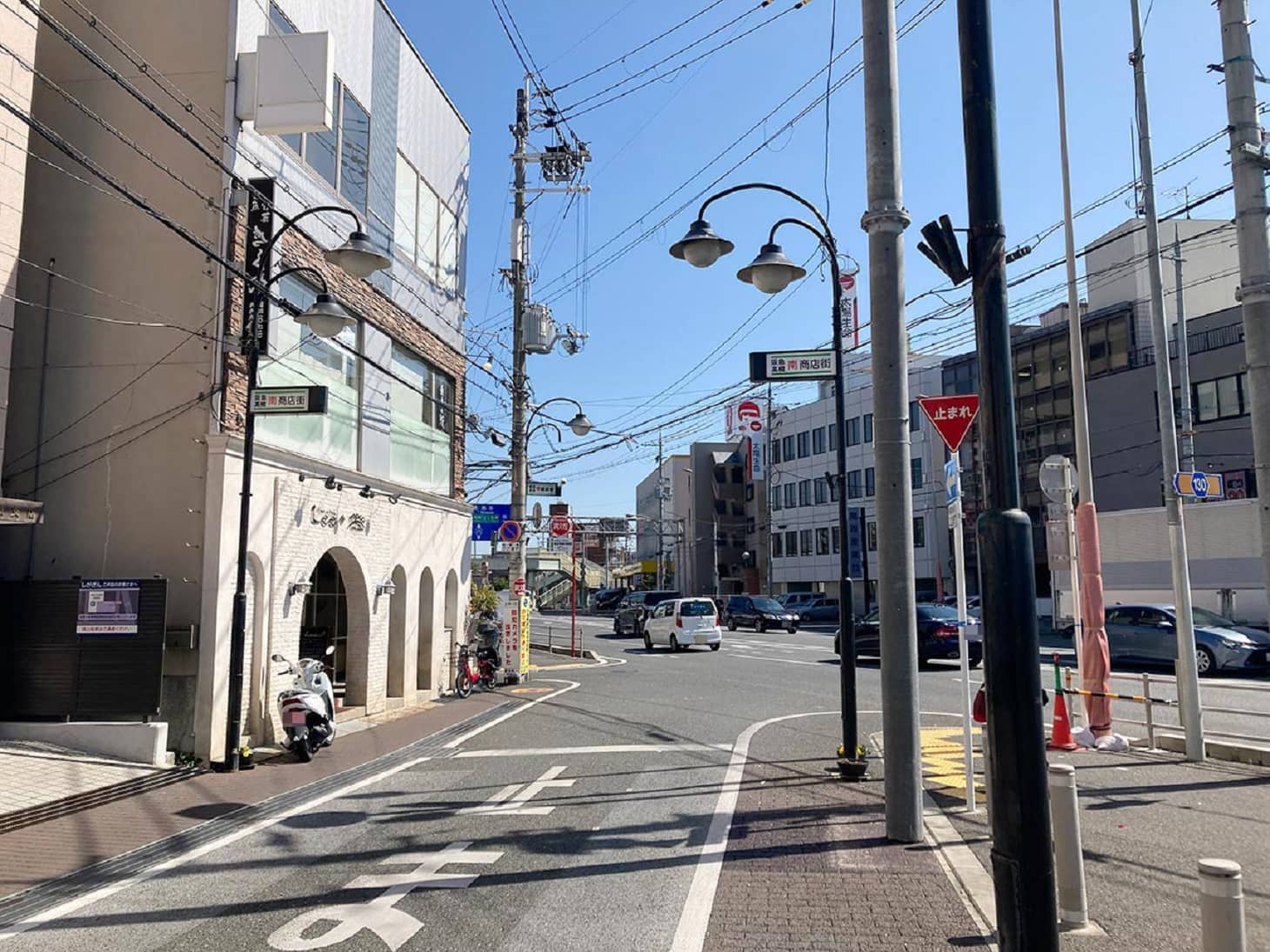 大通りの国道171号線に突き当たります。