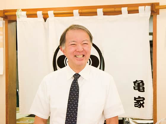 亀家朝道　店主兼和菓子職人：山崎朝治さん