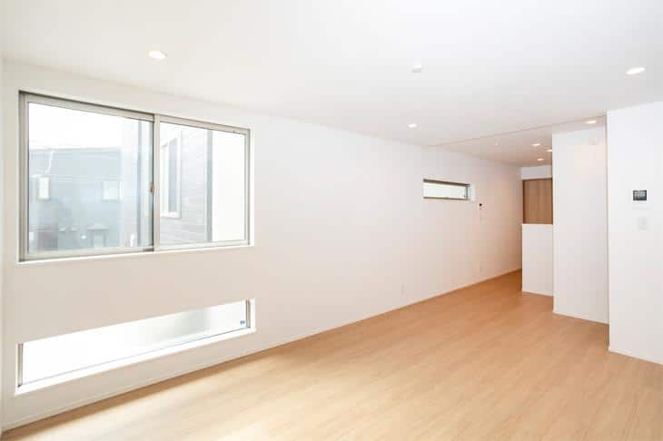 空の高さを実感できる、<br> 都心の高台の家。