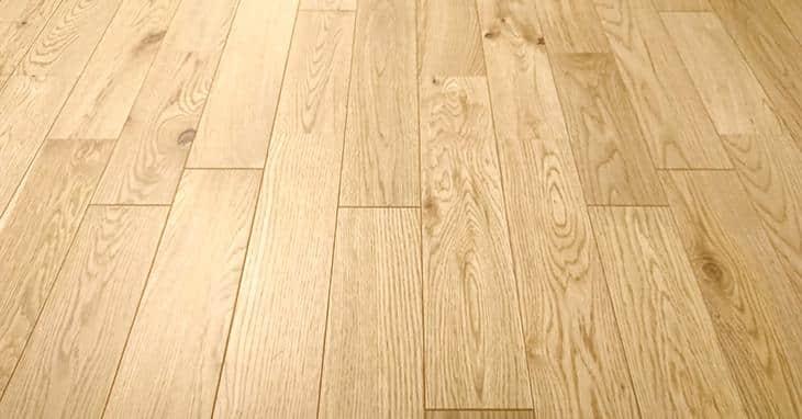 クッション性のある床