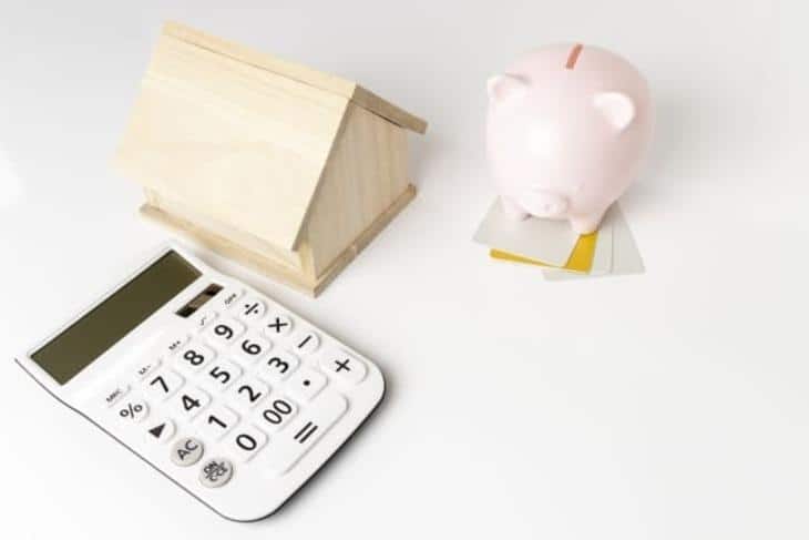 一戸建てで毎月かかるお金は？維持費の内訳や抑える方法を解説！